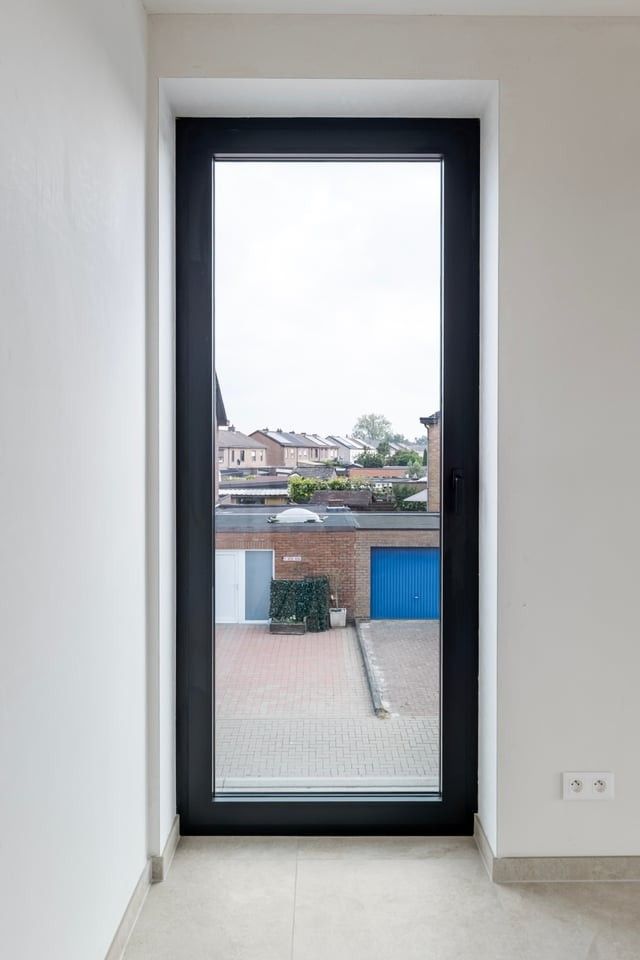2-SLP APPARTEMENT OP 1STE VERDIEP MET RUIM TERRAS foto 25