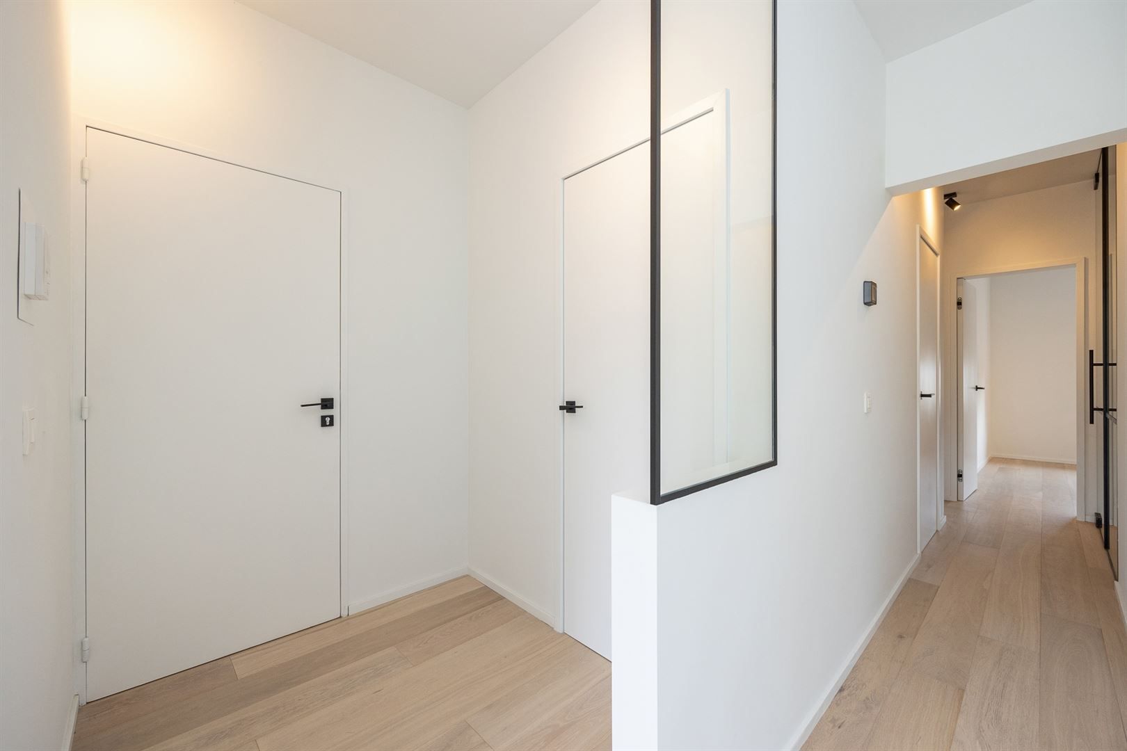 Stijlvol en Modern Luxe 3-Slaapkamerappartement nabij 't centrum.   foto 3