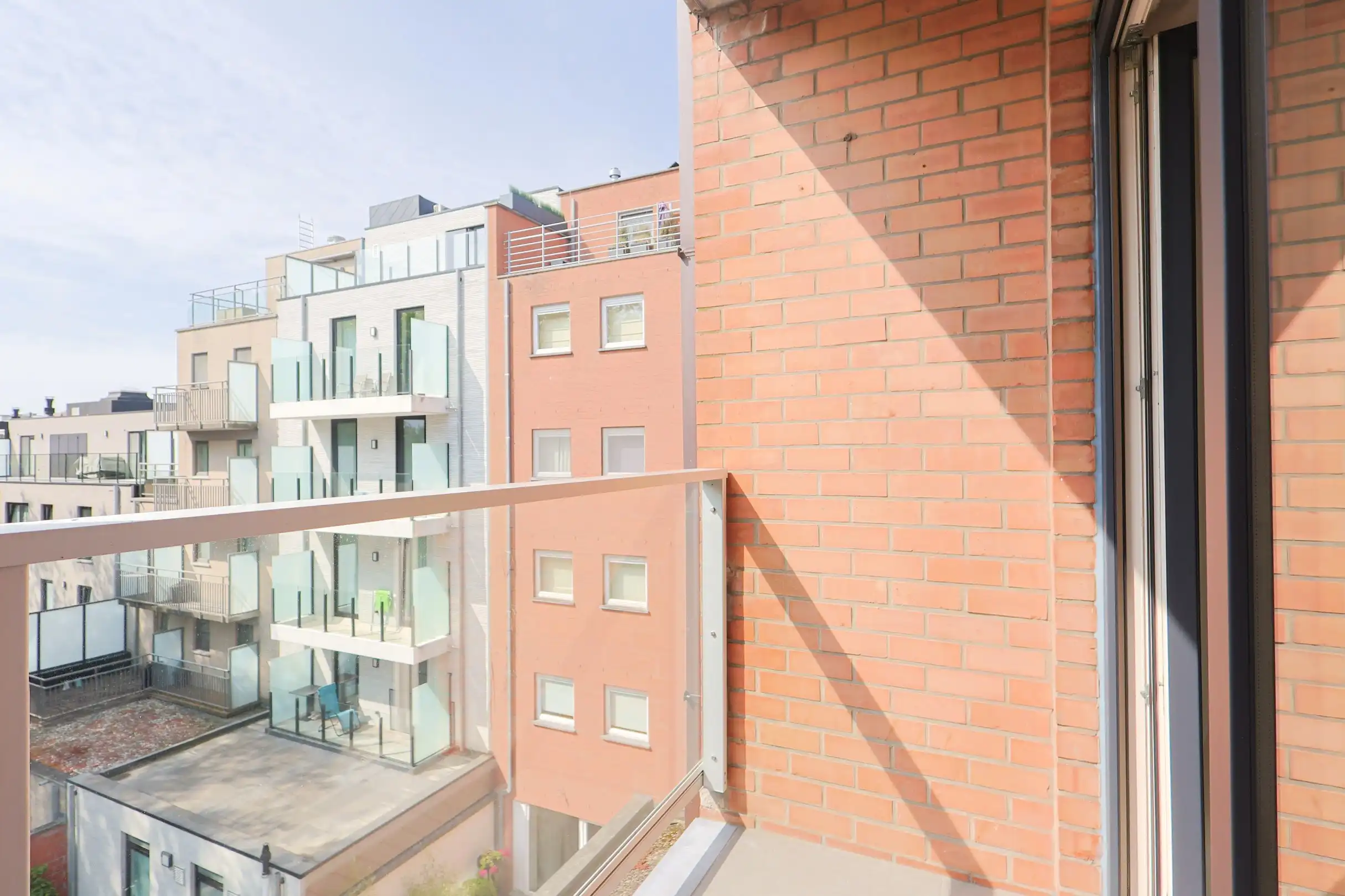 Instapklaar appartement met terras op toplocatie! foto 16