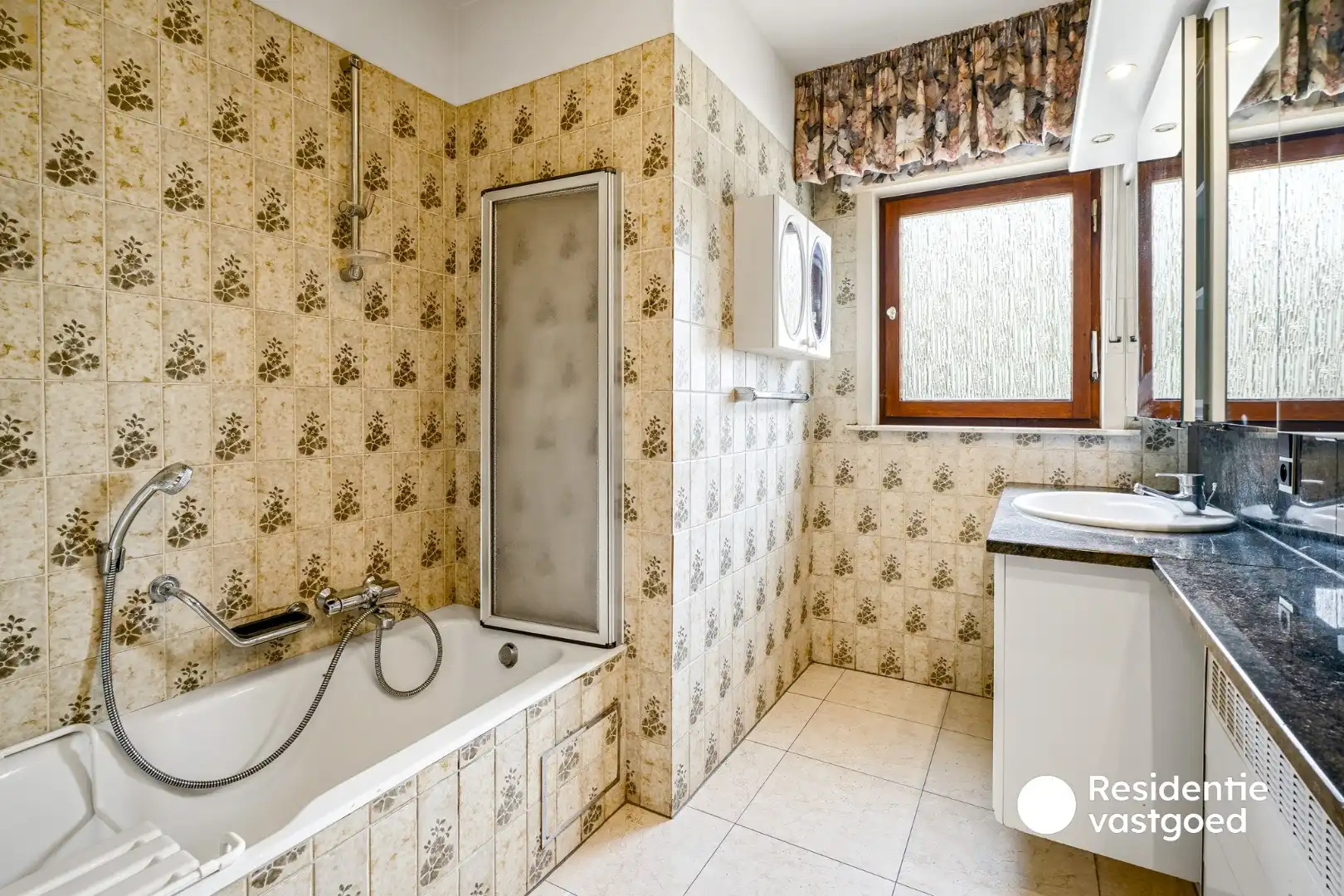Statige gelijkvloerse villa op een terrein van 2342 m² te Oostduinkerke (Koksijde).  foto 12