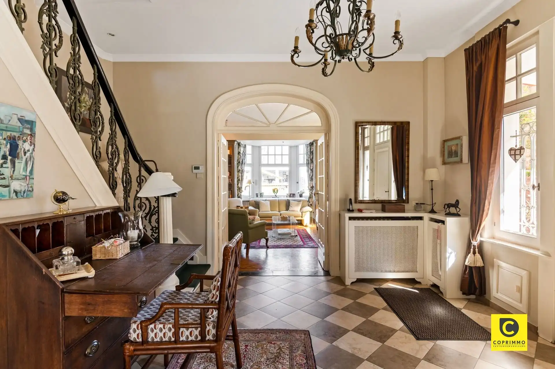 Karaktervolle woning te koop in hartje Edegem foto 11