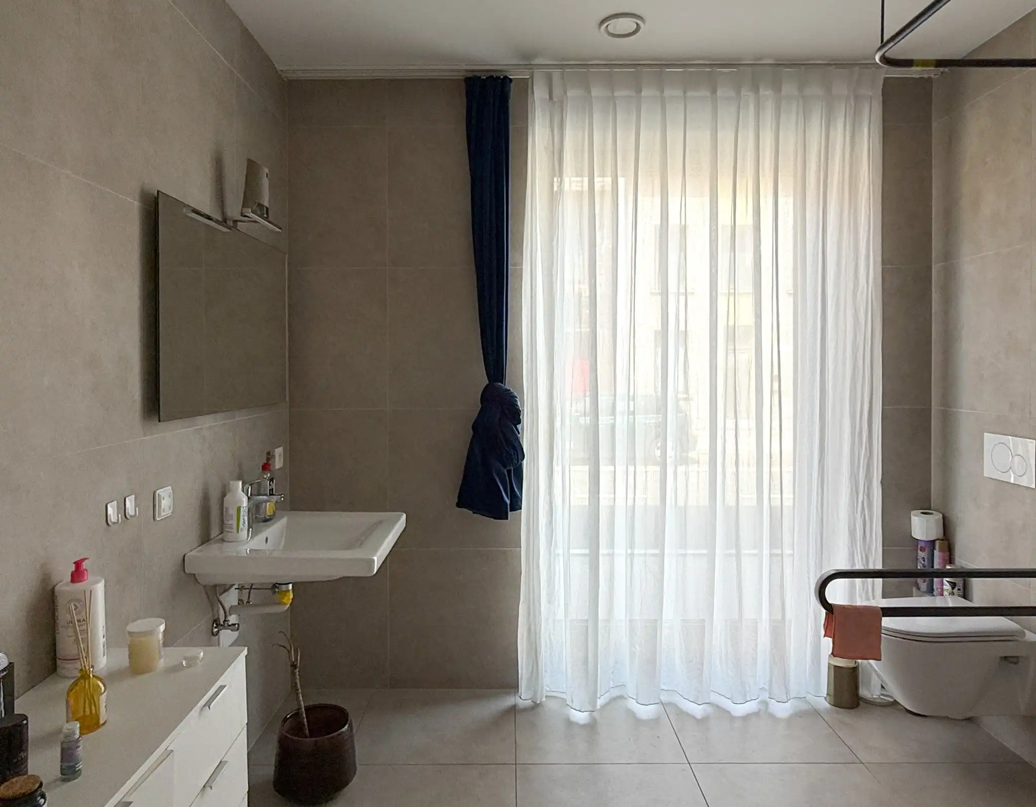 Instapklaar nieuwbouw gelijkvloersappartement in residentie De vier seizoenen foto 8