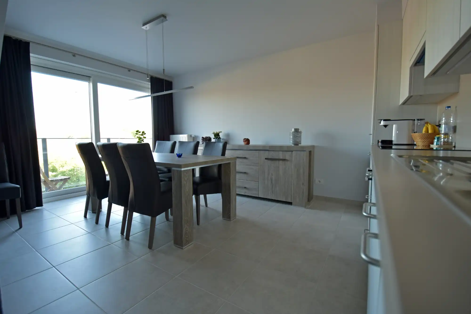 BEZOEKMOMENT WOENSDAG 15/04 VAN 16U30 TOT 18U | RECENT 2 SLPK APPARTEMENT MET TERRAS, LIFT EN INCLUSIEF AUTOSTAANPLAATS foto 2