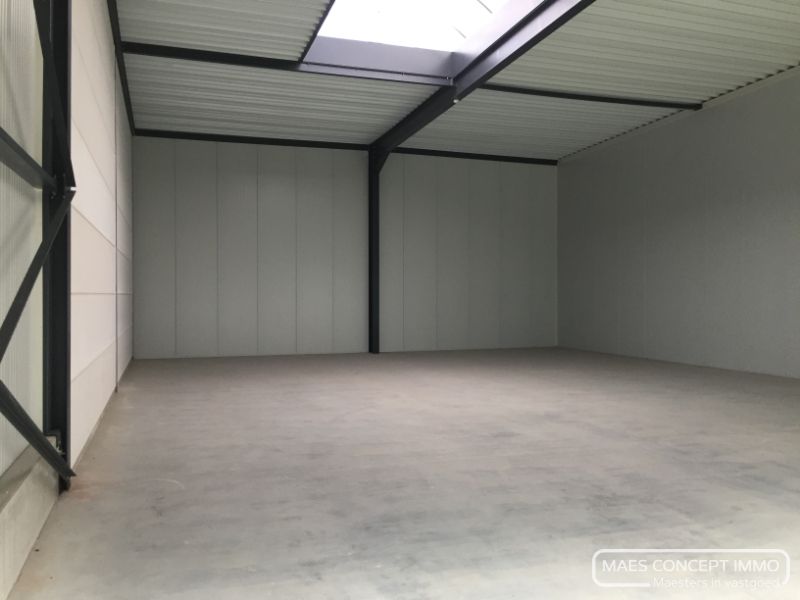 Nieuwbouw KMO-unit te huur van 220 m² in gloednieuw industriepark Moeskroen foto 4