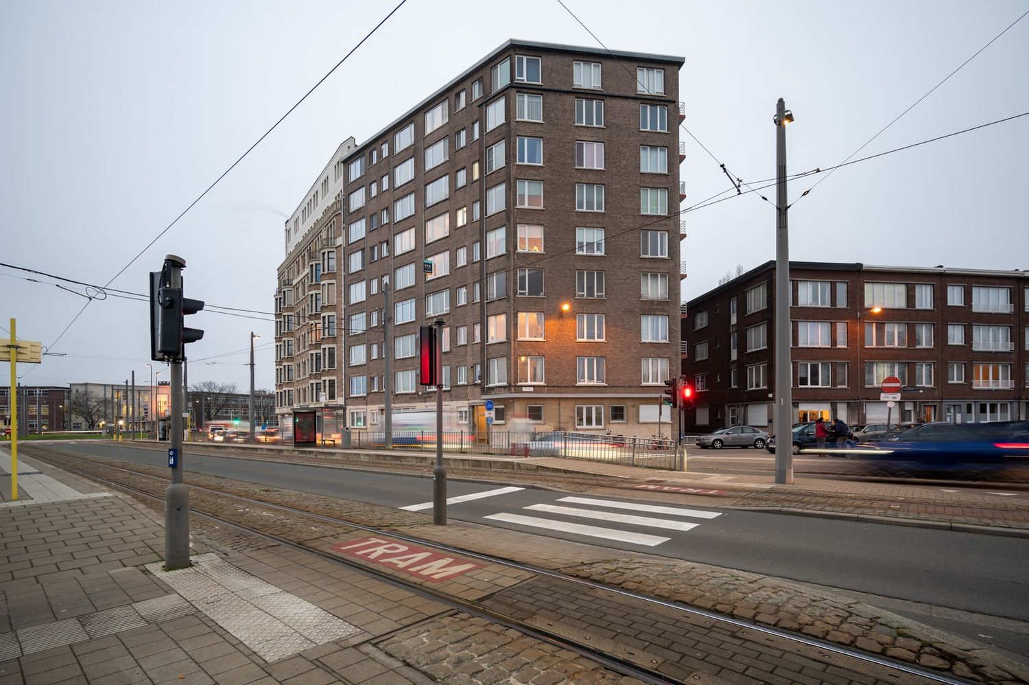 Centraal en licht appartement met 2 slaapkamers en terras op de 1e verdieping - 79m2 - Populierenlaan 3, te Antwerpen foto {{pictureIndex}}