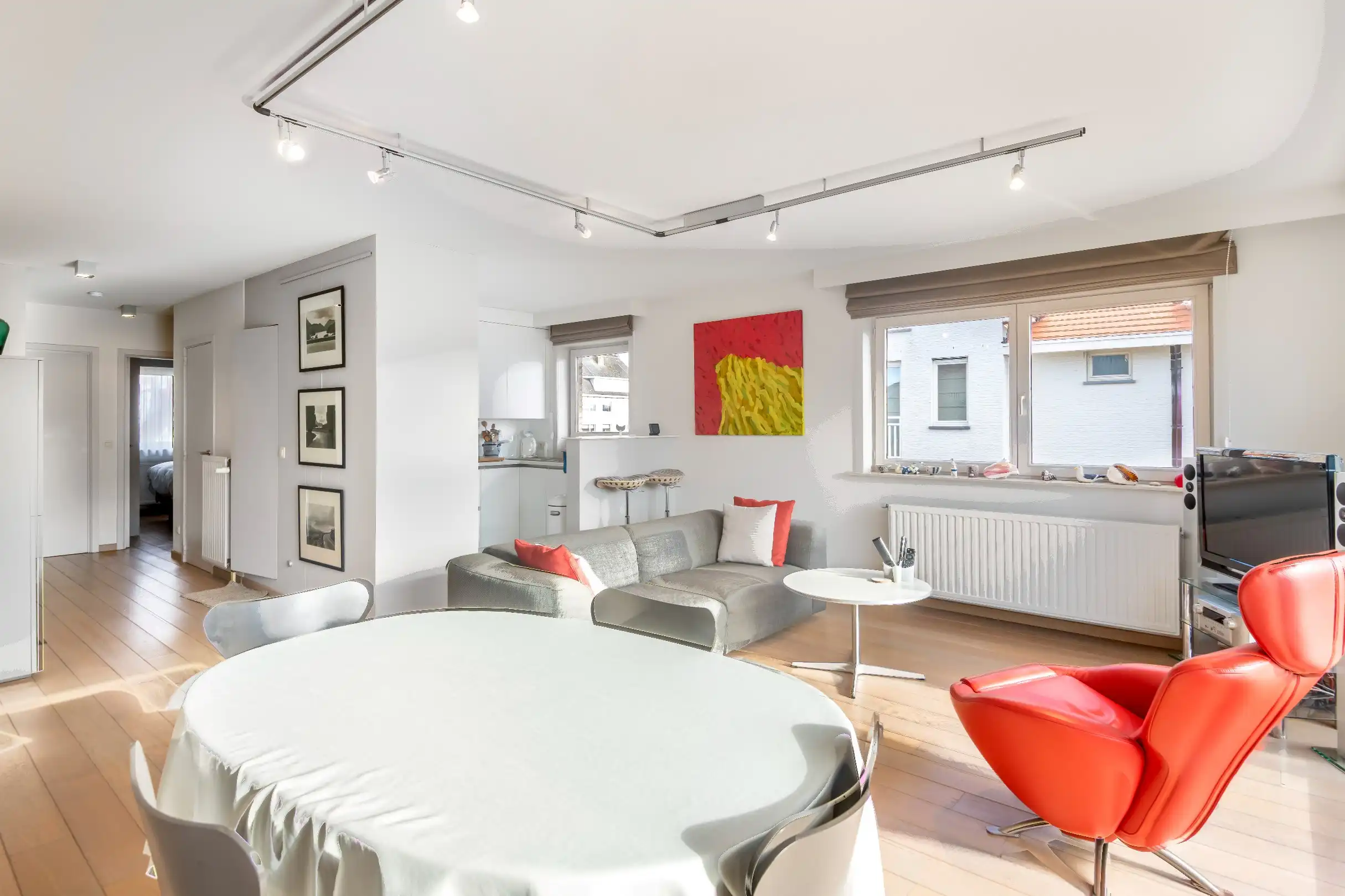 Zeer zonnig hoekappartement met zuidgericht terras, groen open zicht op Park 58  aan de rand van Duinbergen. Garage te koop in de residentie. foto 5