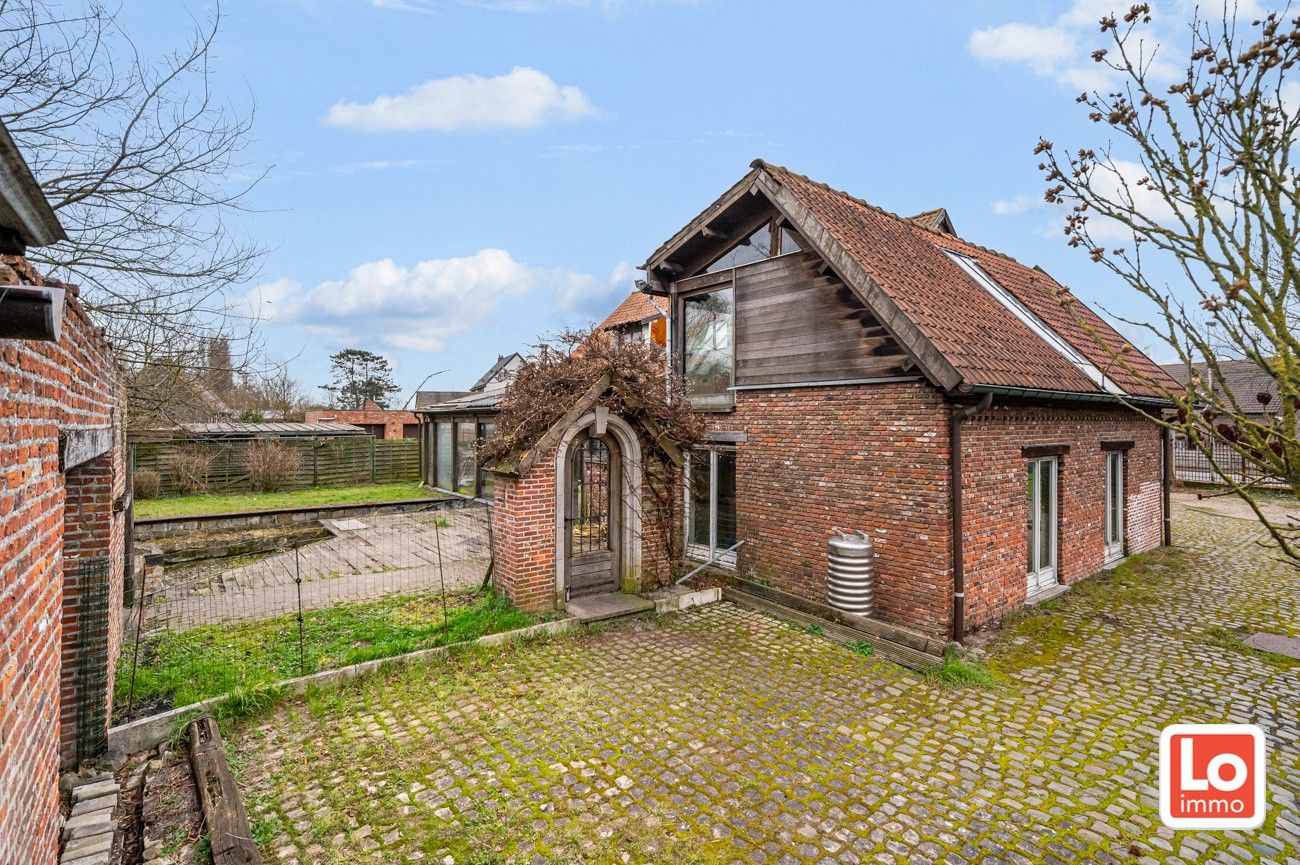 VERKOCHT!! Ruime alleenstaande volledig te renoveren woning met afzonderlijke garage op een makkelijk bereikbare locatie in Desteldonk. foto 45