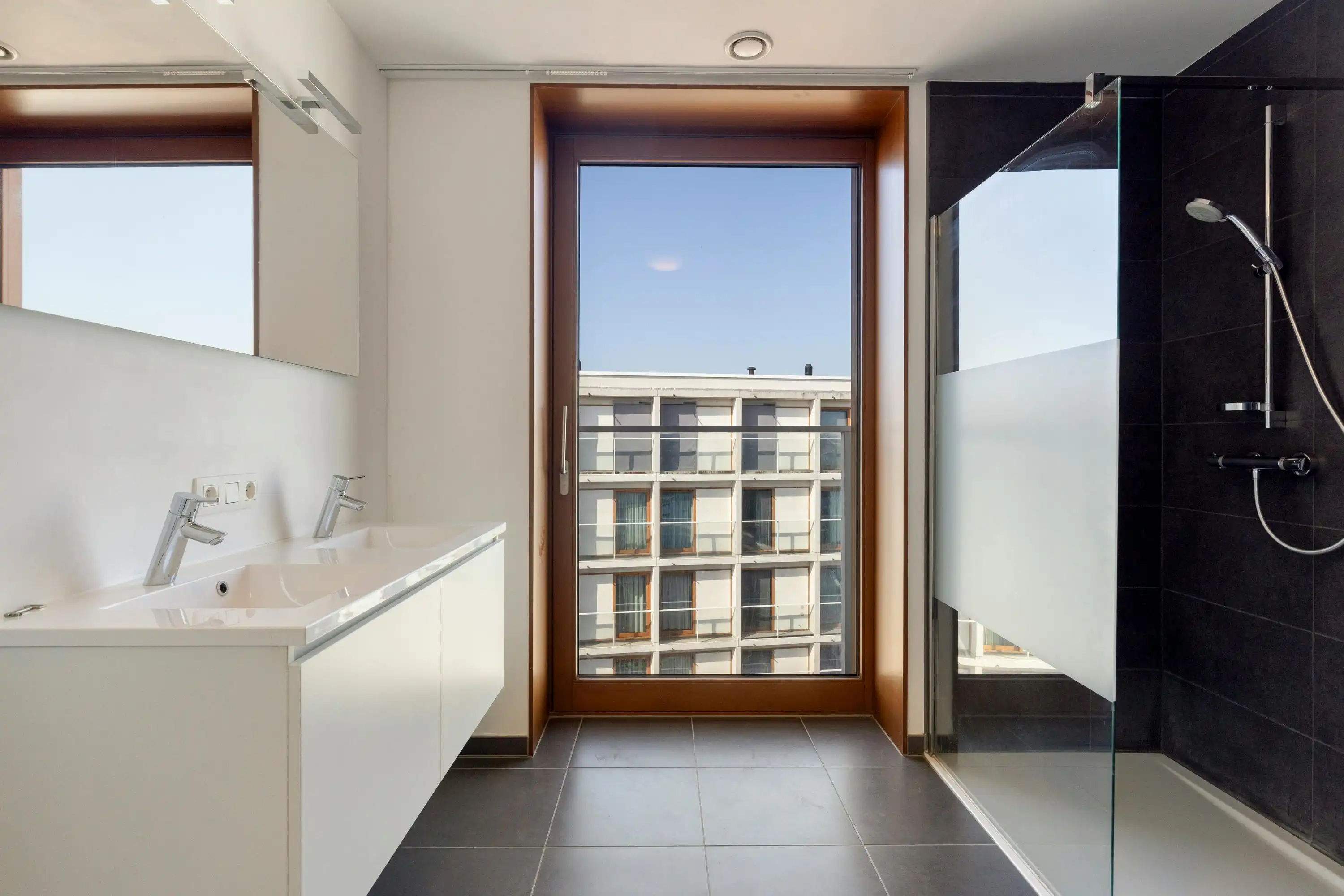 Recent appartement te koop op topligging in Waregem foto 14