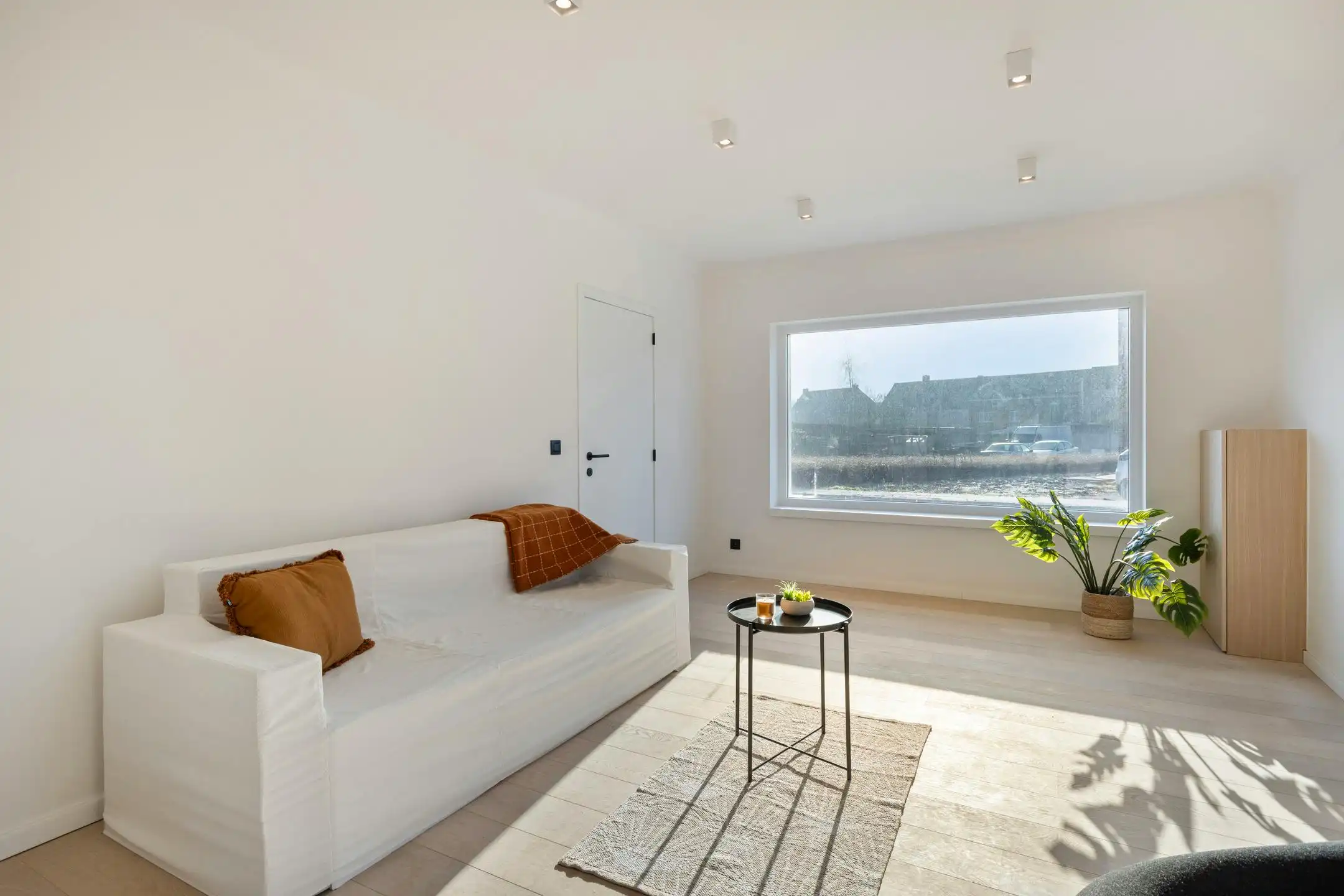 Gerenoveerde, energiezuinige woning te koop te Oudenaarde.  foto {{pictureIndex}}