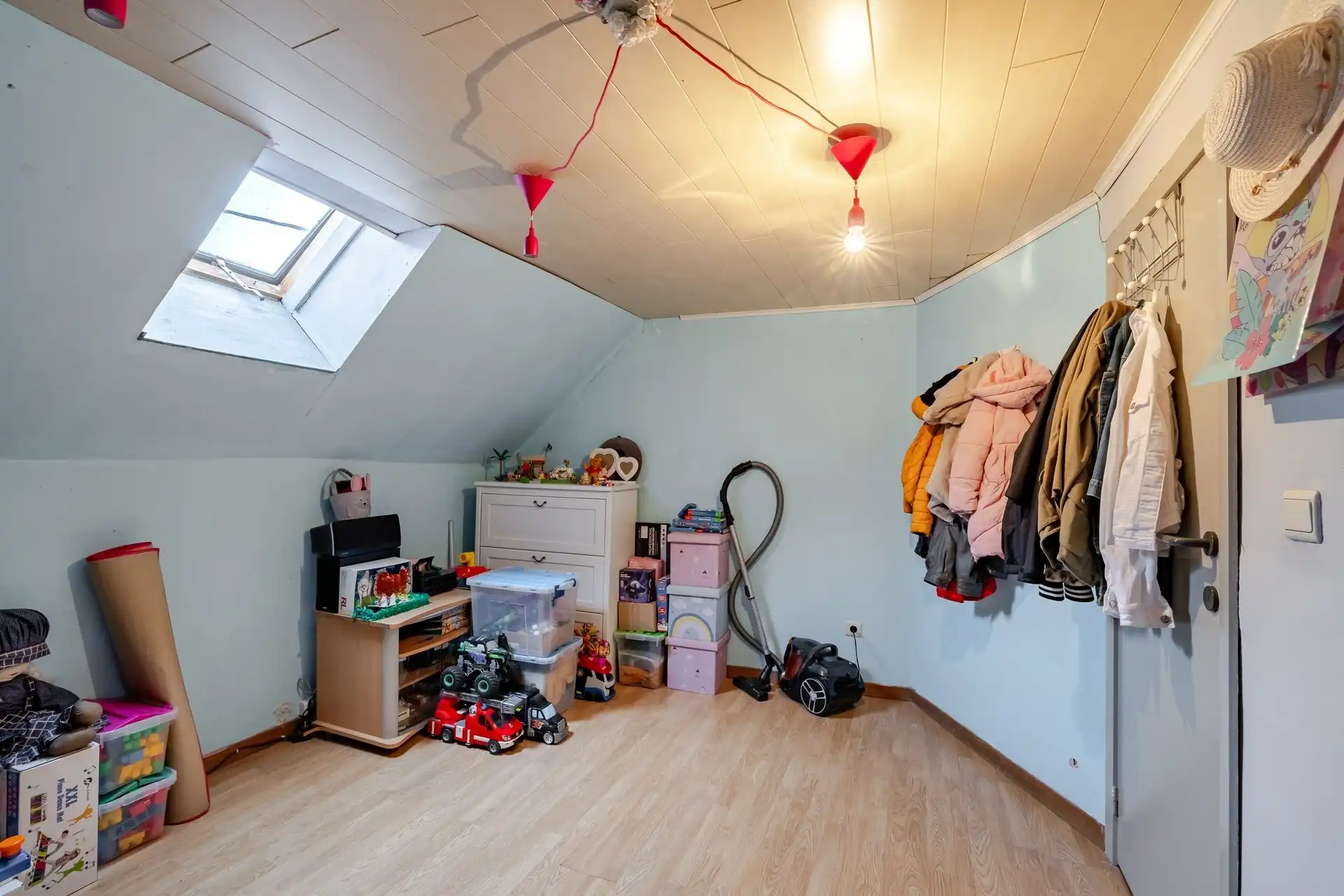 Te renoveren woning of projectgrond met tal van mogelijkheden in Wanzele! foto 15