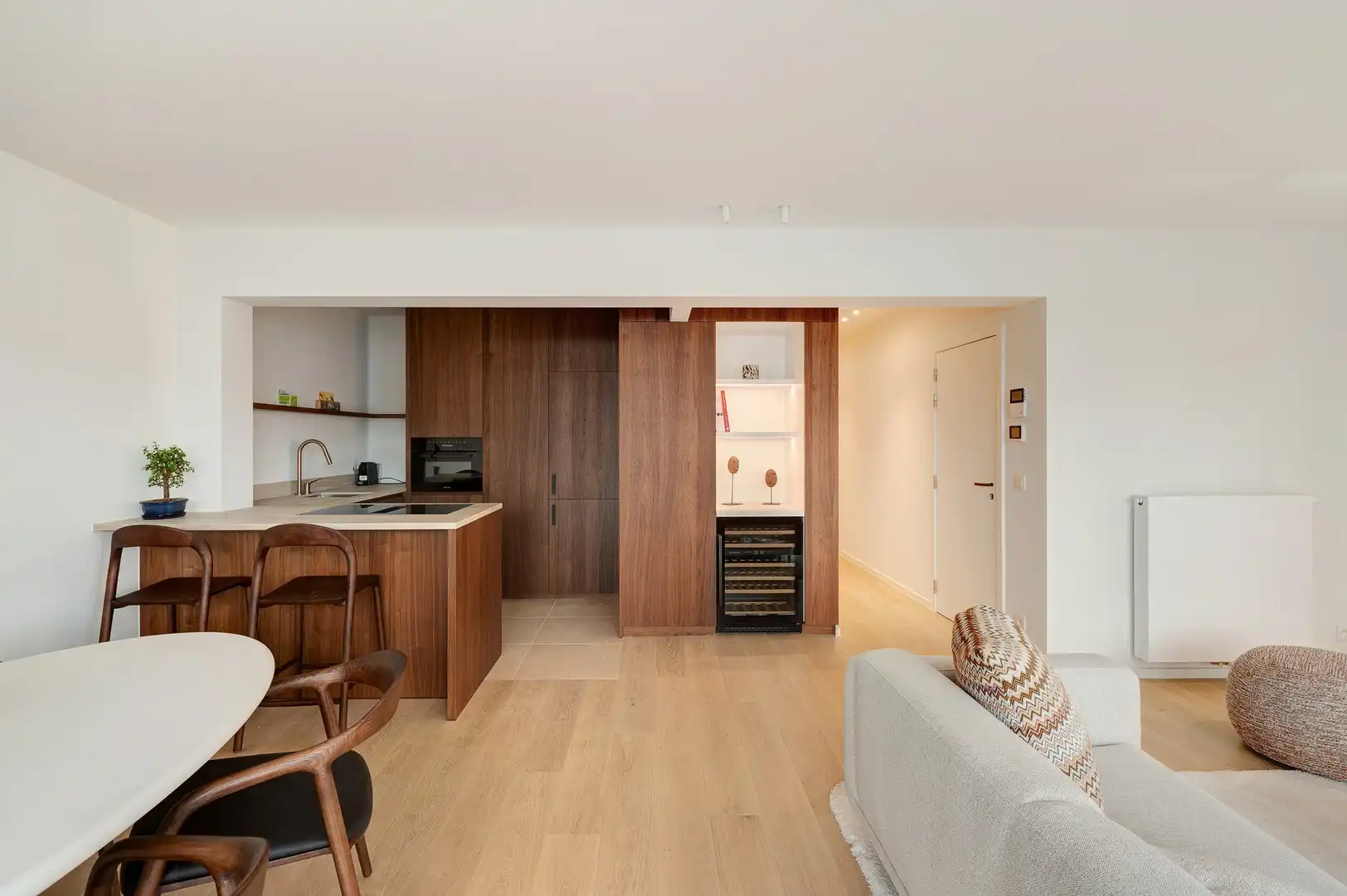 Gerenoveerd appartement centraal gelegen in het centrum van Knokke, vlakbij de winkels en de zee. foto 6