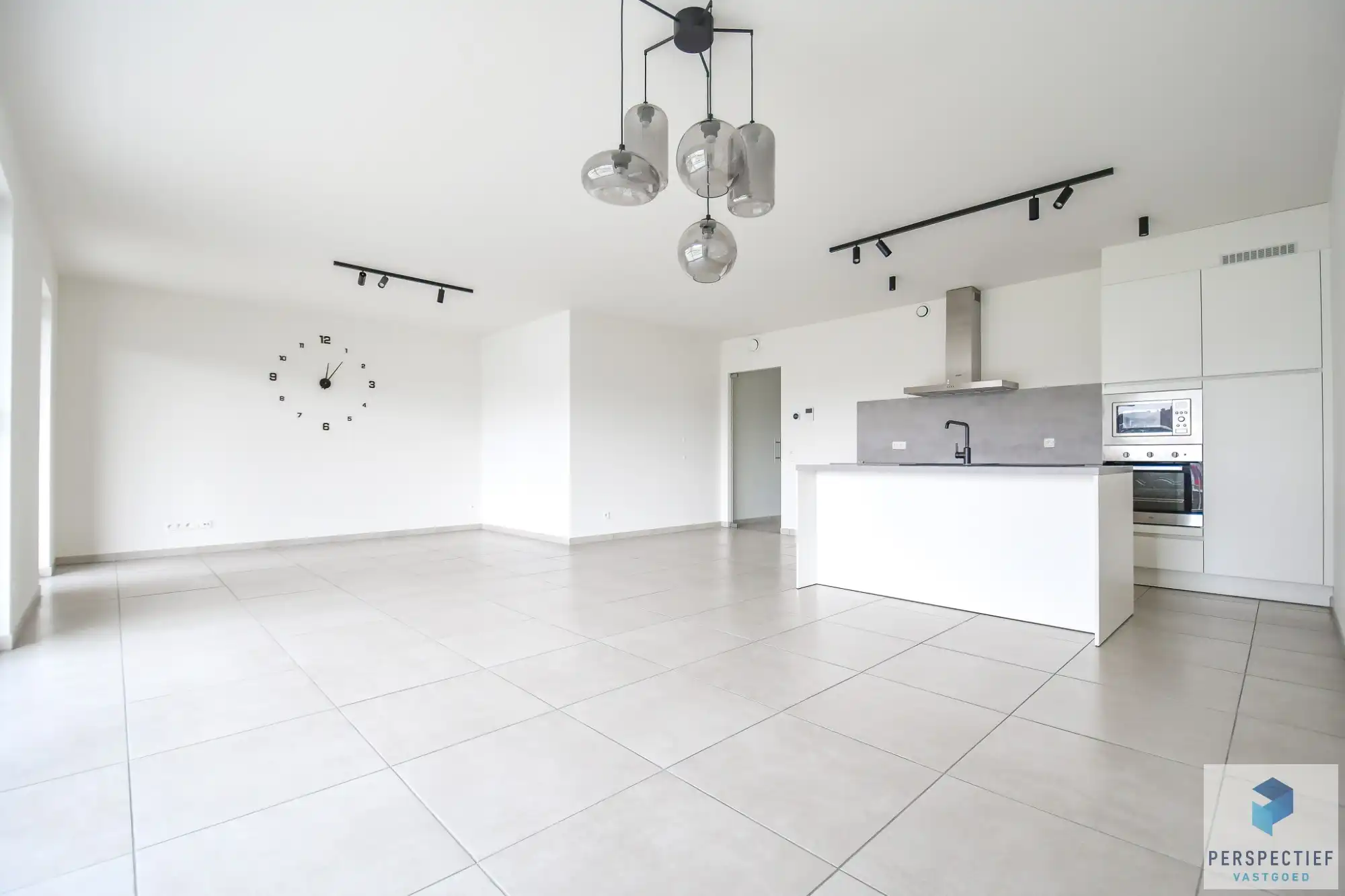 Centraal gelegen ruim&nbsp; appartement met 3 slpks en autostaanplaats foto 4