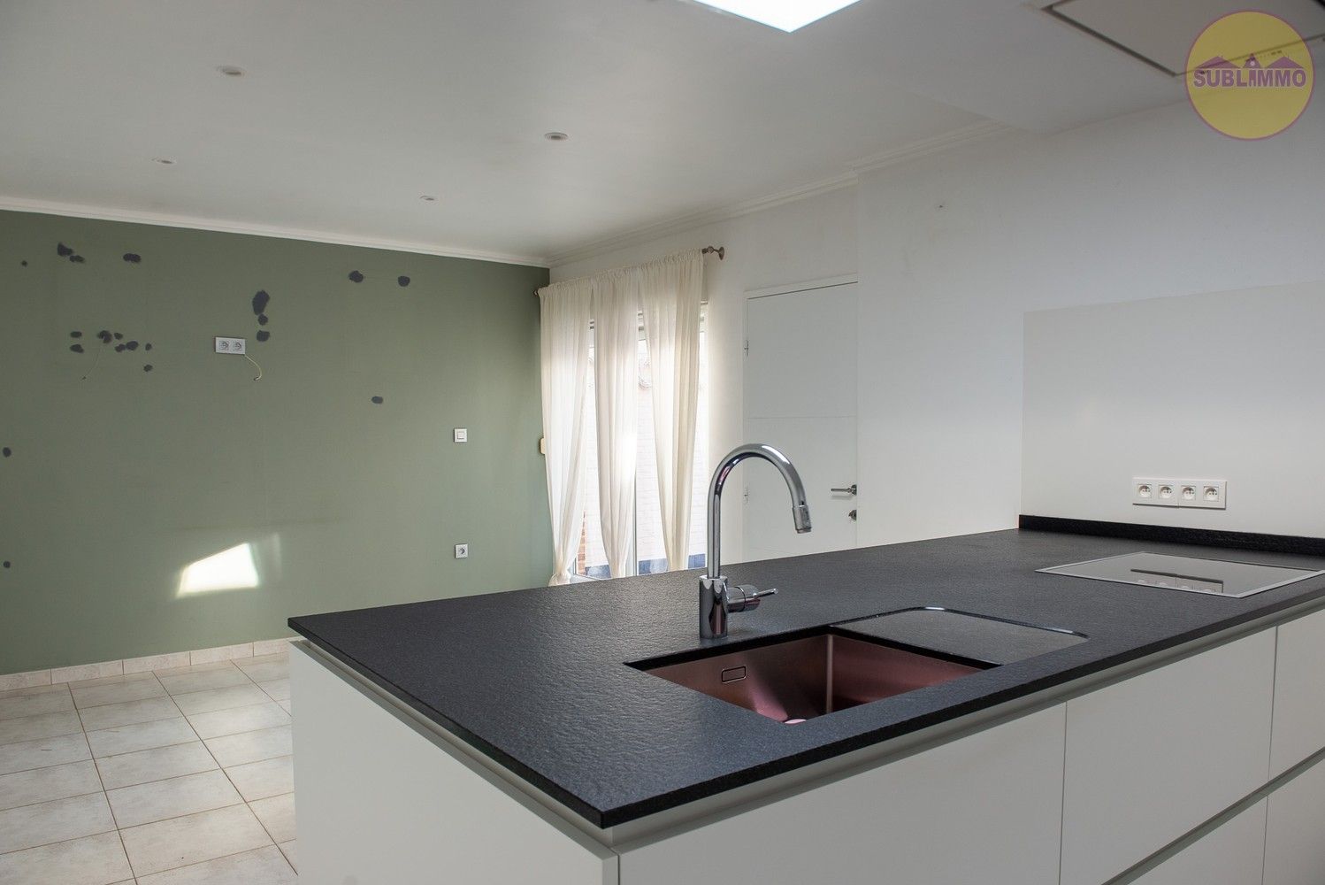 Ruime woning met afzonderlijk appartement op een perceel van 858 m² in Mol. foto 8