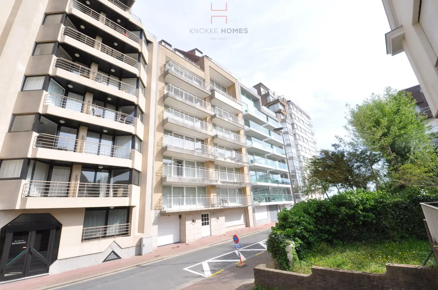 Mooi appartement met 3 slaapkamers op een paar stappen van de zeilclub RBSC in Duinbergen foto {{pictureIndex}}