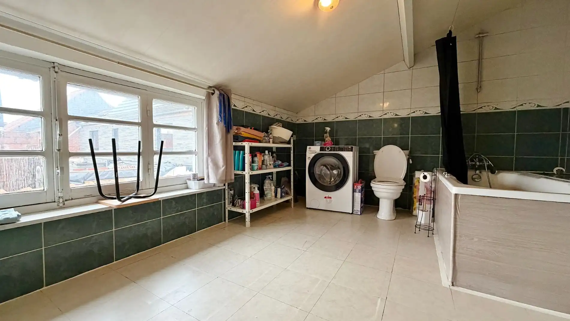 Unieke kans: Instapklaar restaurant met woonst in hartje Watou foto 15