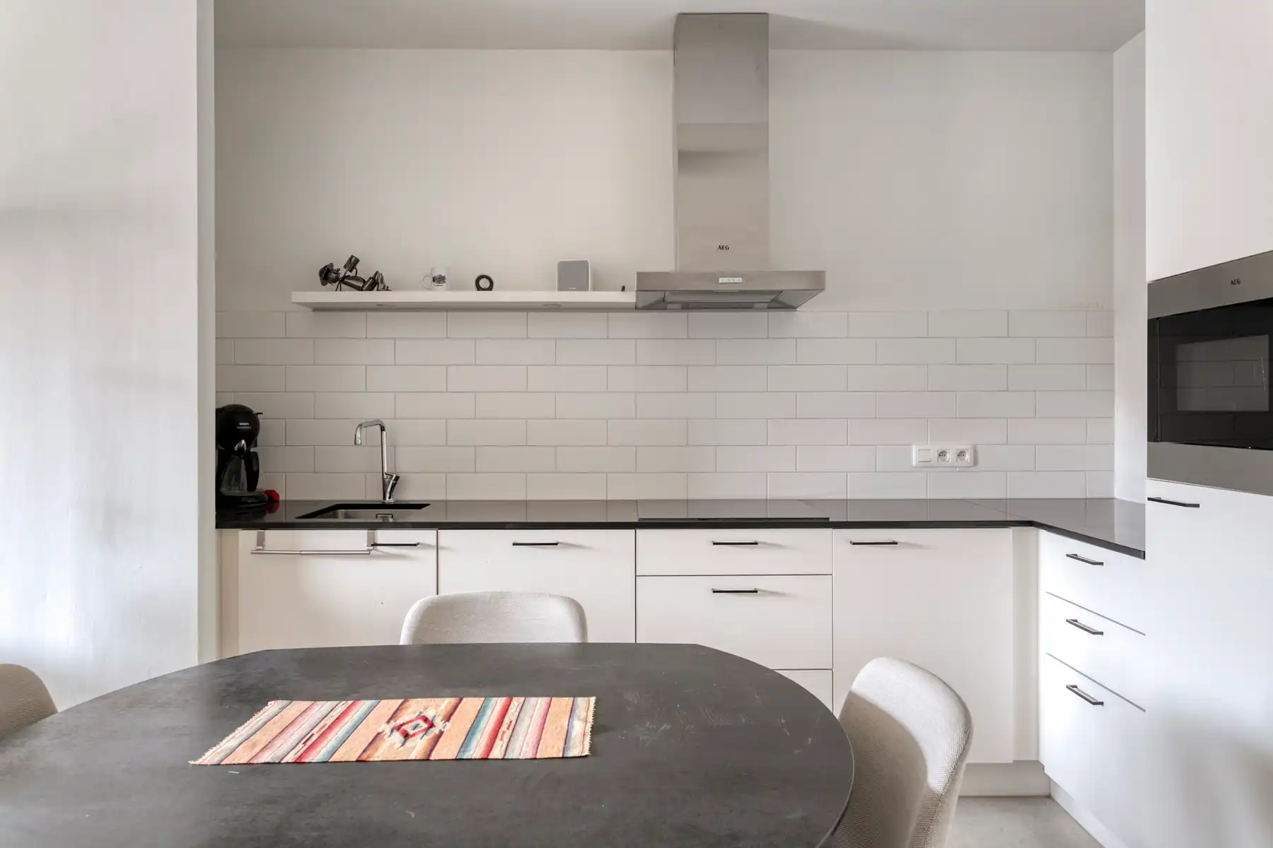 Centraal gelegen assistentieflat met 2 slaapkamers! foto 7