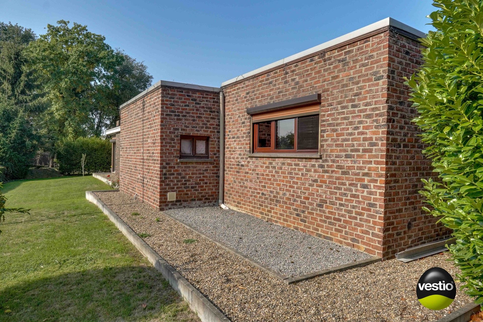 GELIJKVLOERSE BUNGALOW BOORDEVOL POTENTIEEL foto 28