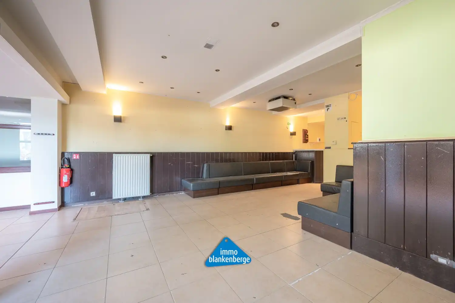 Handelspand op topligging bij de jachthaven – ideaal voor horeca foto 5