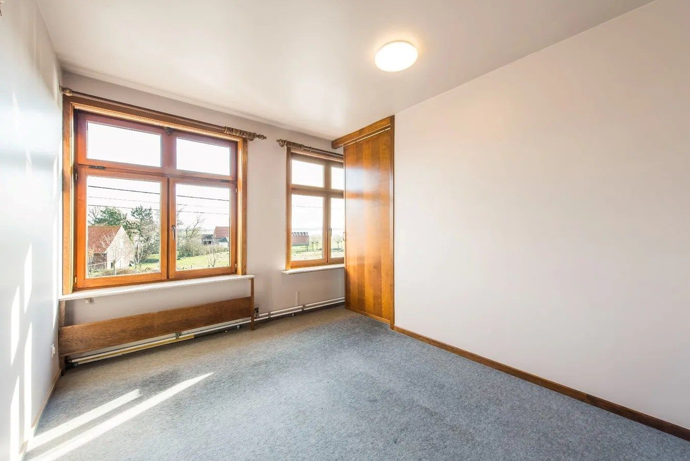 Handelsruimte/kantoor (met atelier, opslag en parking) + woning met tuin en garage, Kortemark foto 18