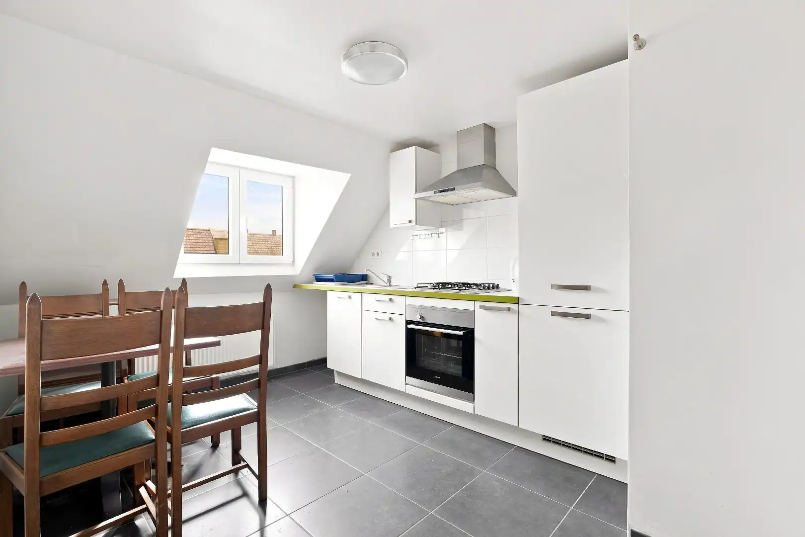 Ruime hoekwoning met 3 woonunits in het centrum van De Panne.  foto 17