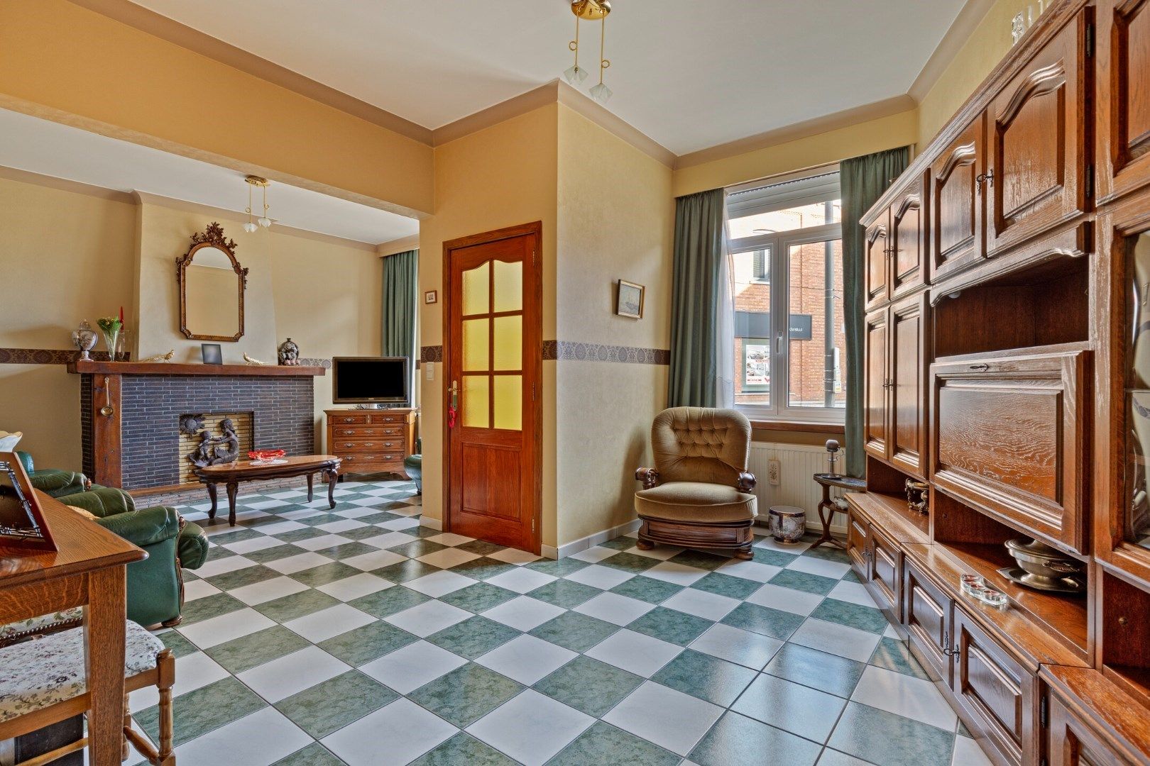 Rijwoning in het centrum van Hoegaarden foto 2