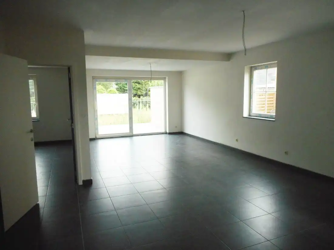 Mooi gelijkvloers appartement te Tessenderlo-Ham foto 2