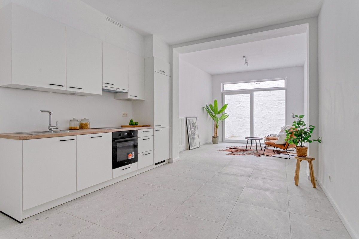 Vernieuwbouwwoning met 3 ruime slaapkamers foto 2