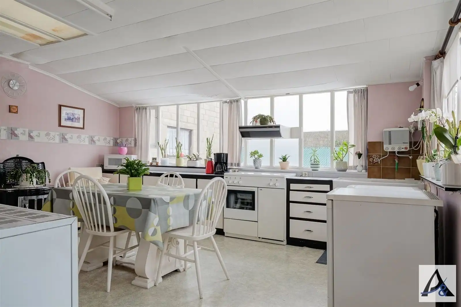 Charmante woning met 4 slaapkamers foto 12