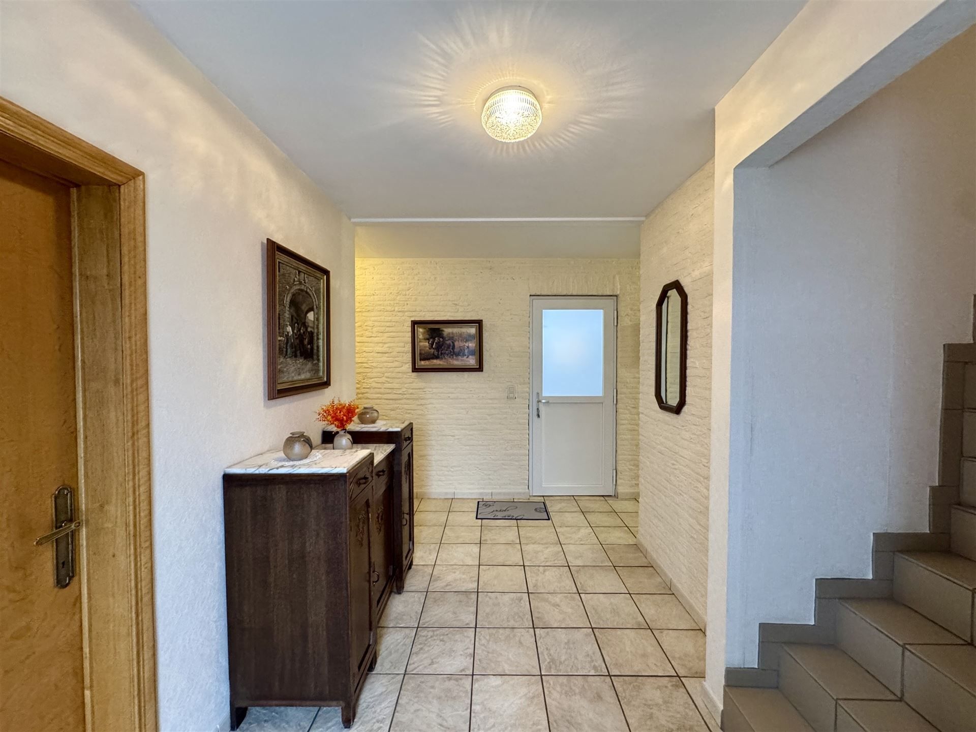 Vrijstaande woning die gebruikt kan worden als twee-woonst foto 2