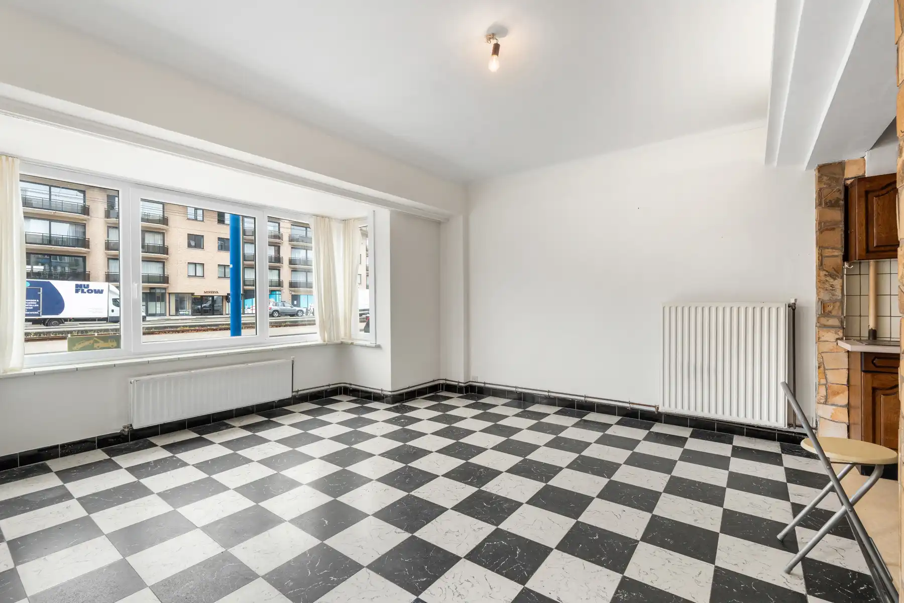 Ruim gelijkvloers 2-kamerappartement in centrum Koksijde-Bad foto 3