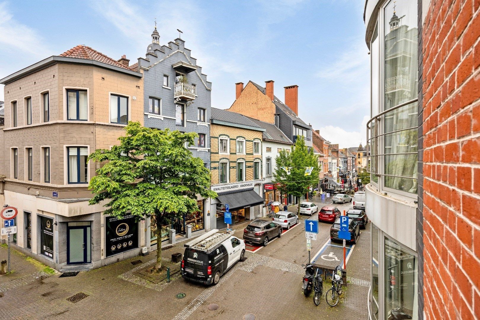 Karaktervol te renoveren herenhuis met 4 slpks en tuin in centrum Halle foto 25