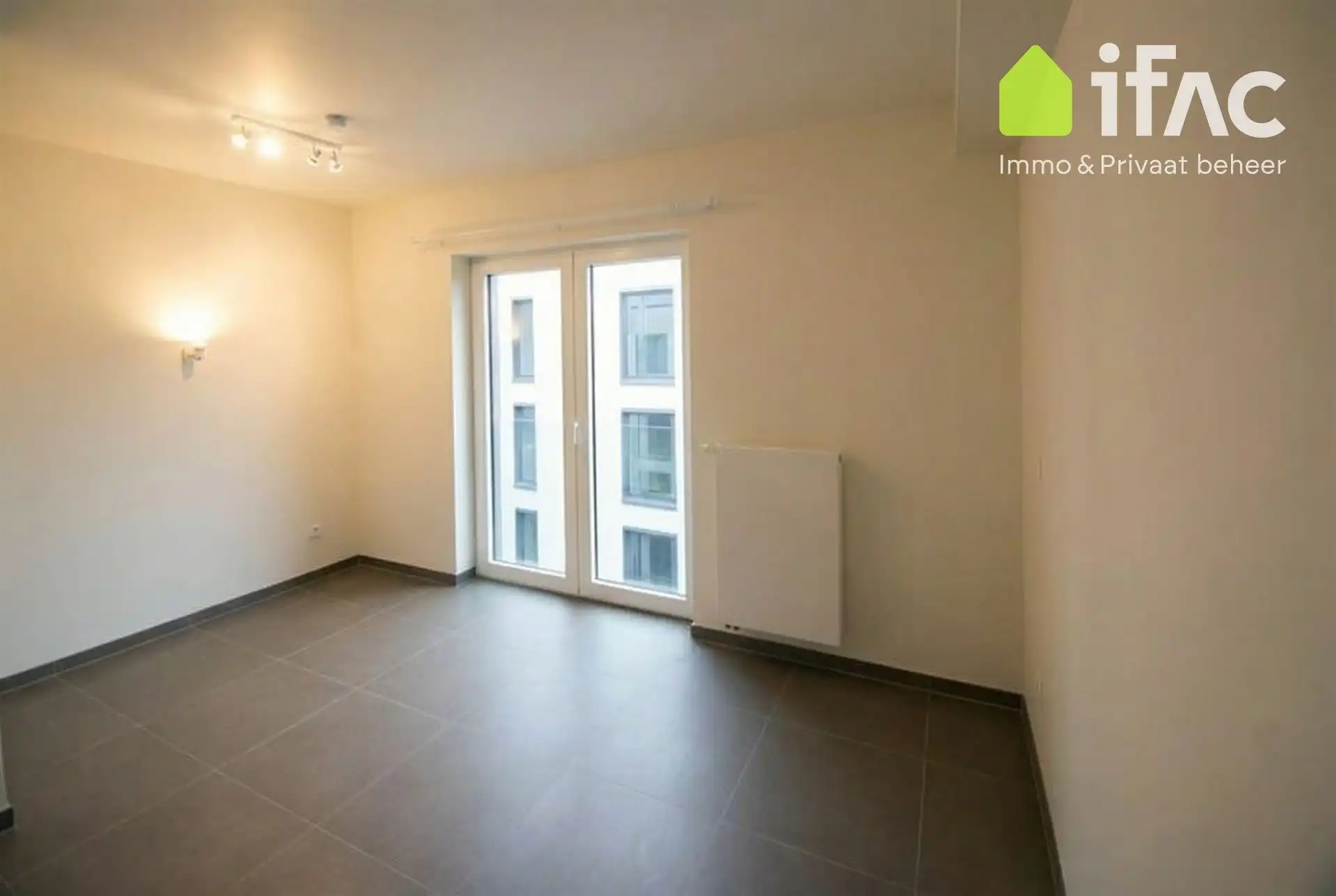 Lichtrijk penthouse appartement met ruim terras foto 9