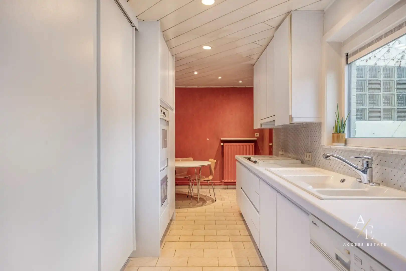 Karaktervol herenhuis met praktijkruimte en 275 m² bewoonbare oppervlakte foto 3