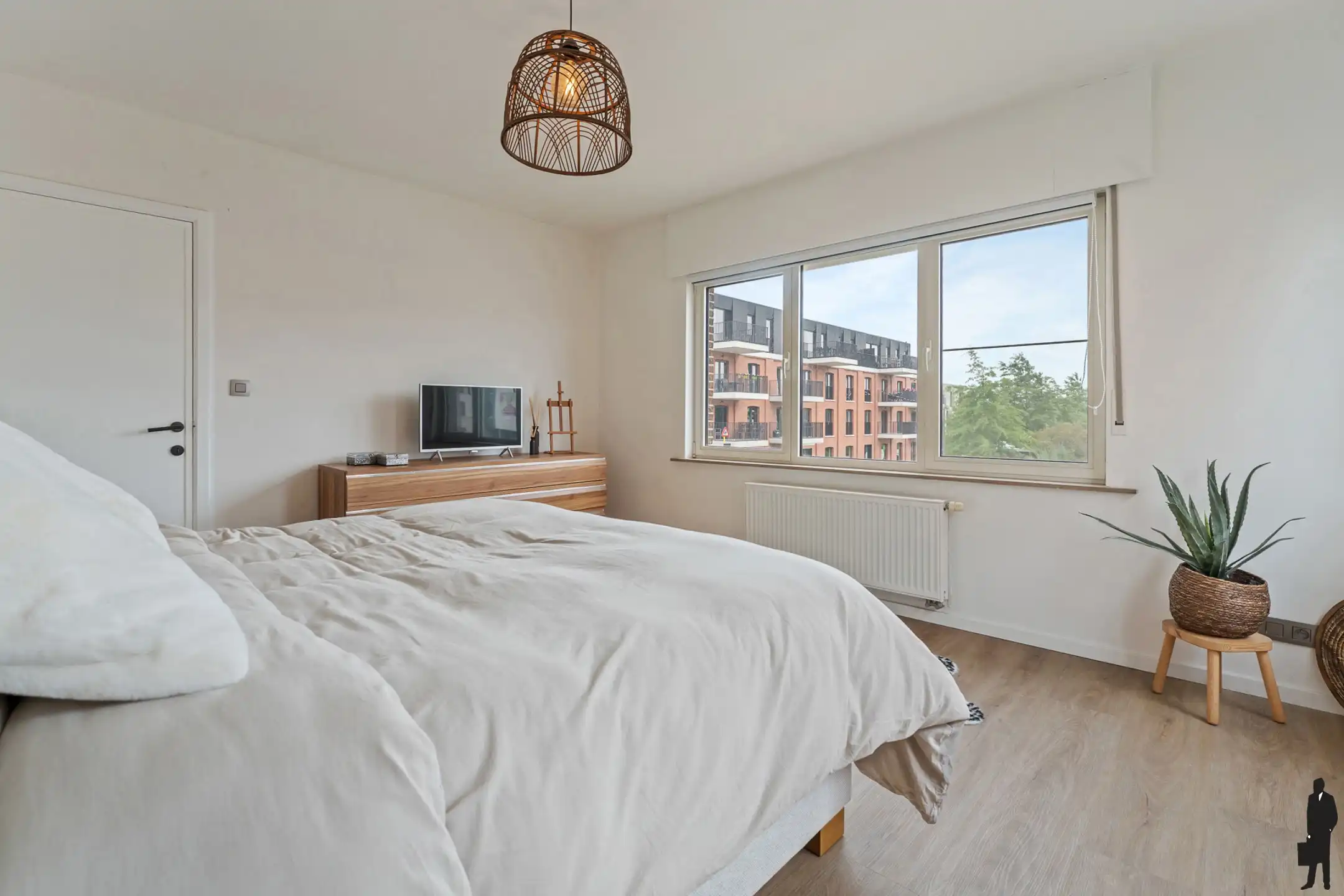 Ruime instapklare woning met garage en open zicht op 1849m². foto 17