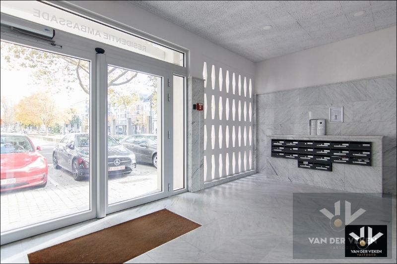 Gerenoveerd en instapklaar penthouse in hartje Hasselt (Leopoldplein) met prachtig uitzicht! foto 13