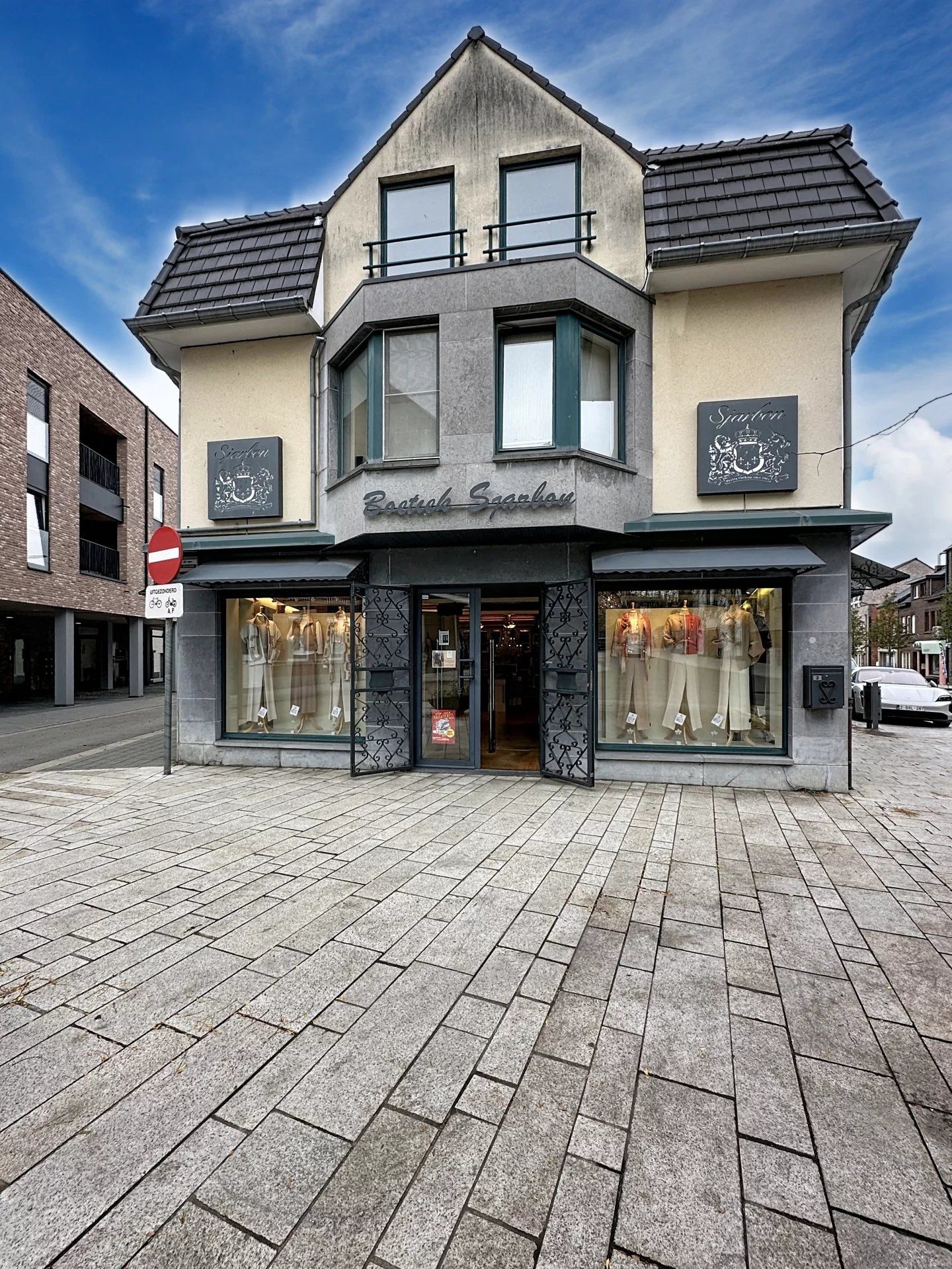 Ruim handelspand met kantoor en keuken op toplocatie. foto 12