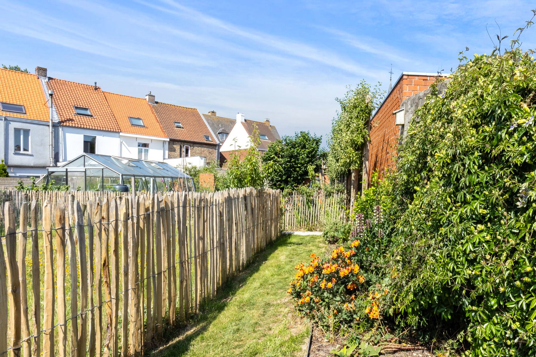 Lichtrijke, modern afgewerkte woning met grote tuin!  foto 25