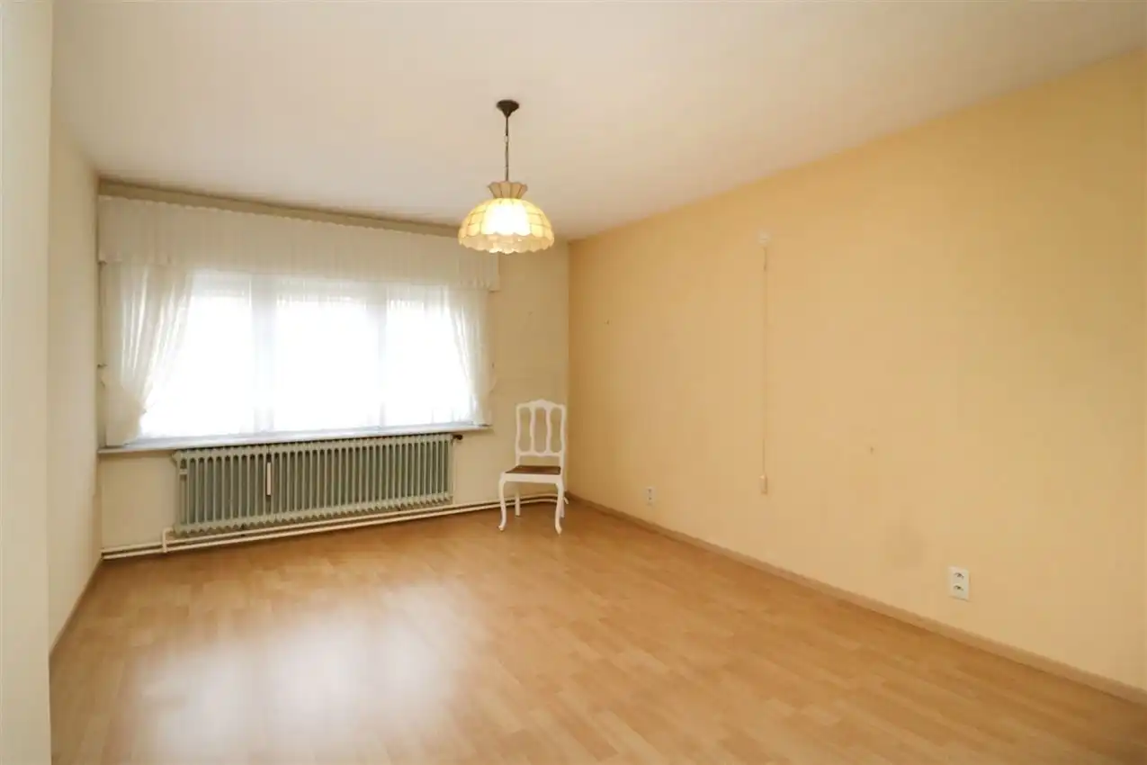 label c, nabij station, garage voor vijf wagens foto 31