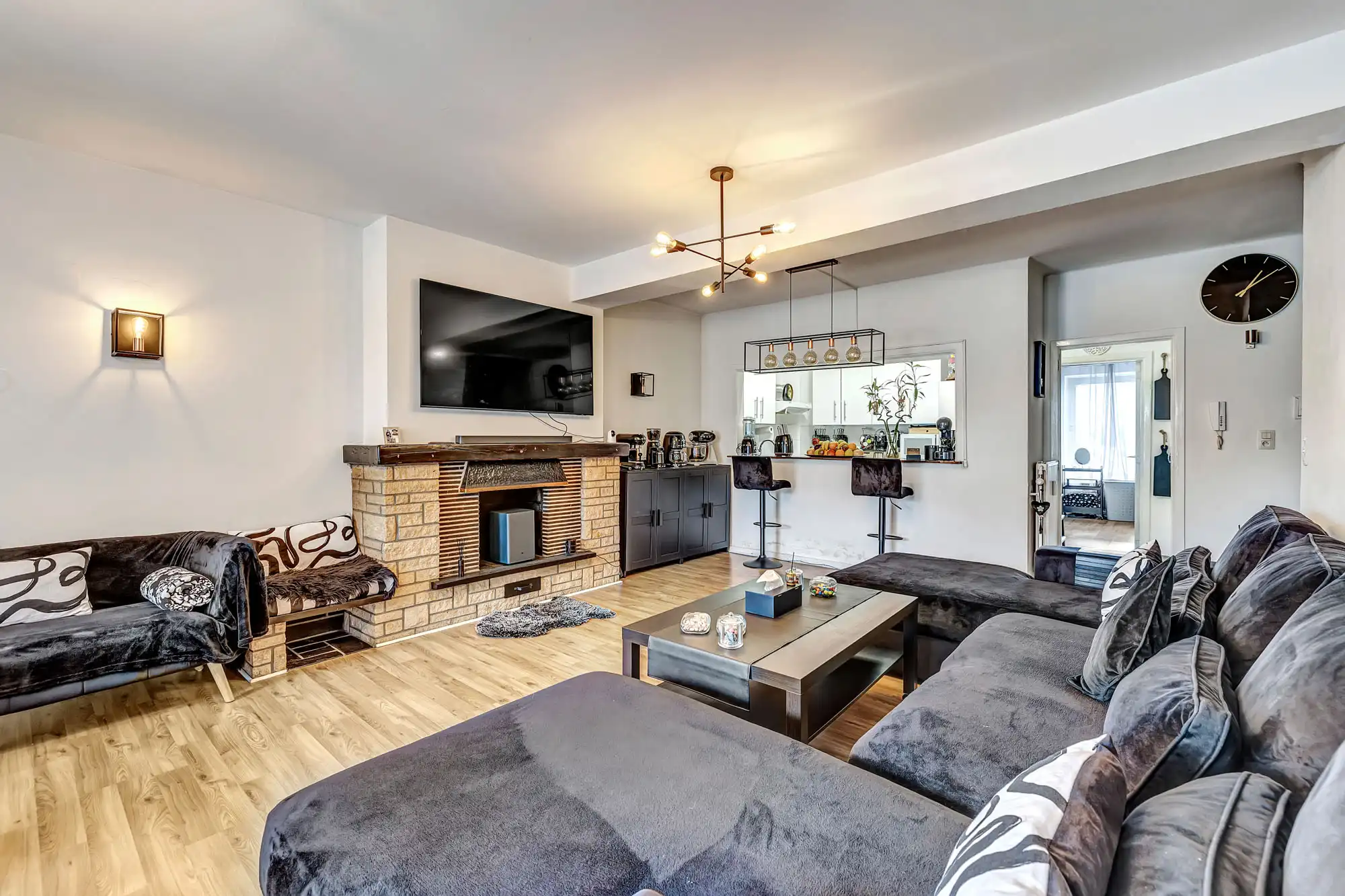 Handelgelijkvloers met app op gunstige locatie te koop foto 17