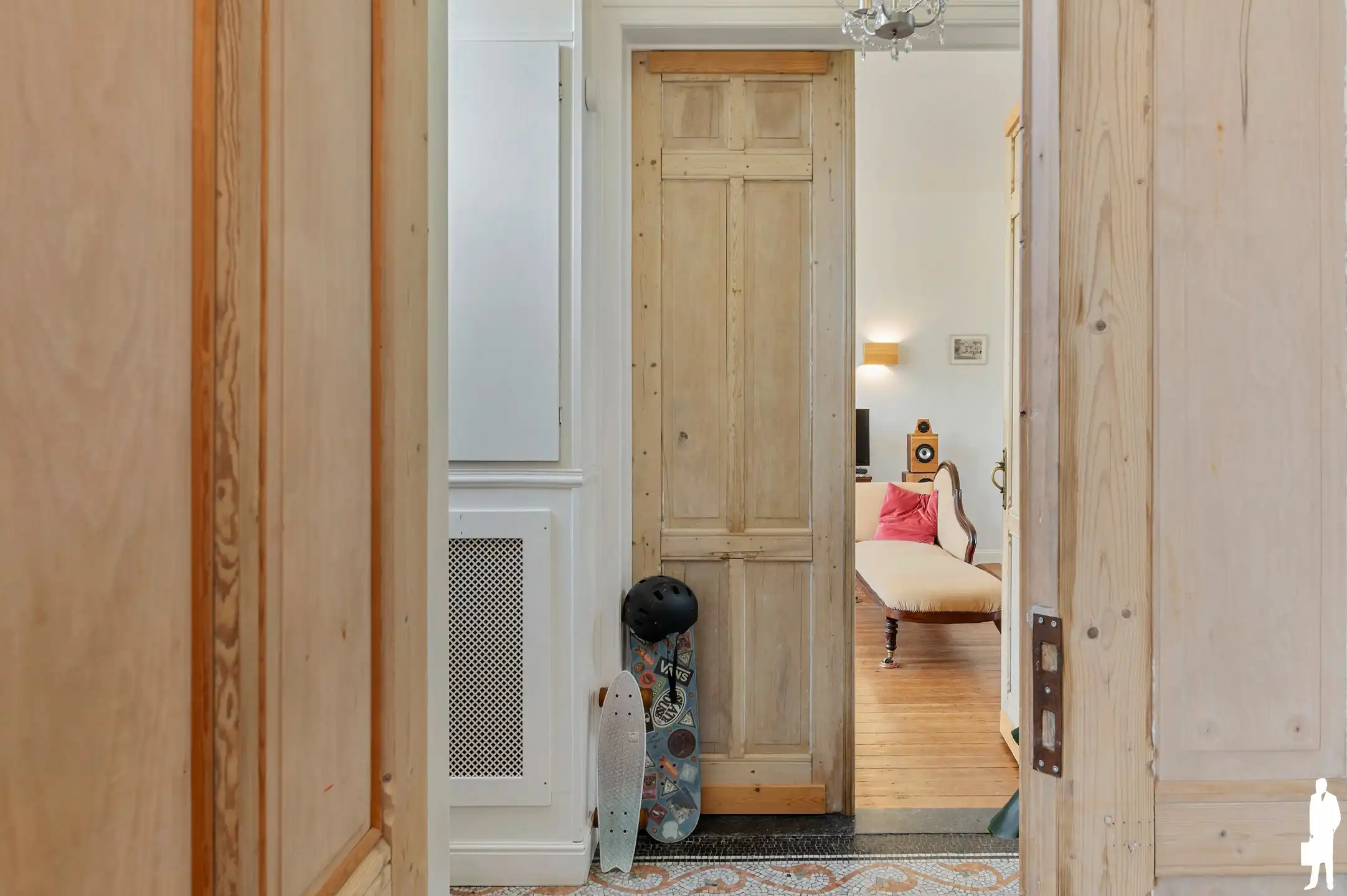 Karaktervolle woning met 6 slk, zwembad + atelier  foto 19