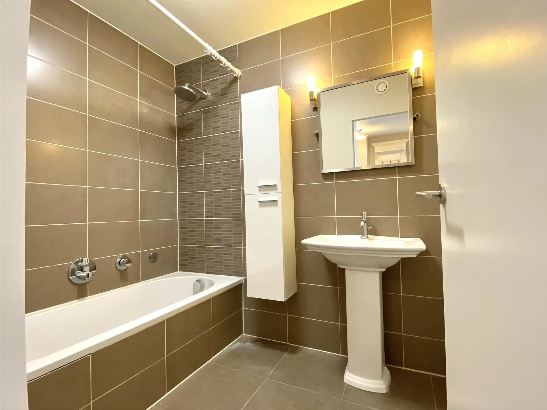 Ontdek dit prachtig gelijkvloers appartement met tuin en zicht op de Leie te Harelbeke! foto 6
