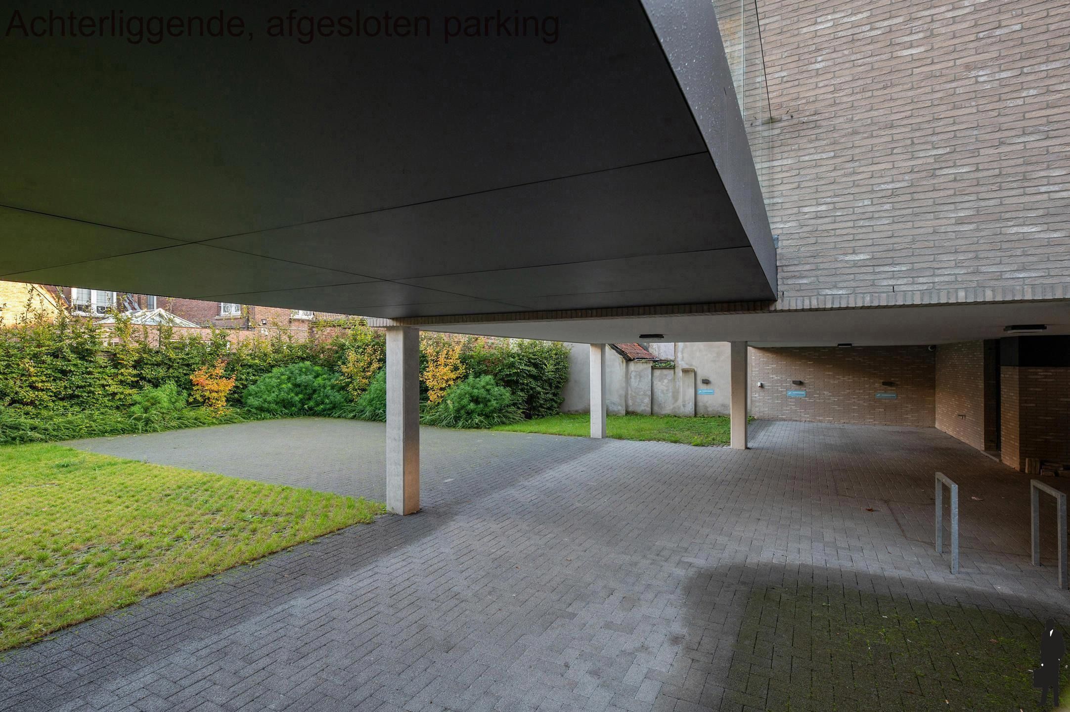 Gerenoveerd appartement 148m² met  groot zonneterras  foto 17