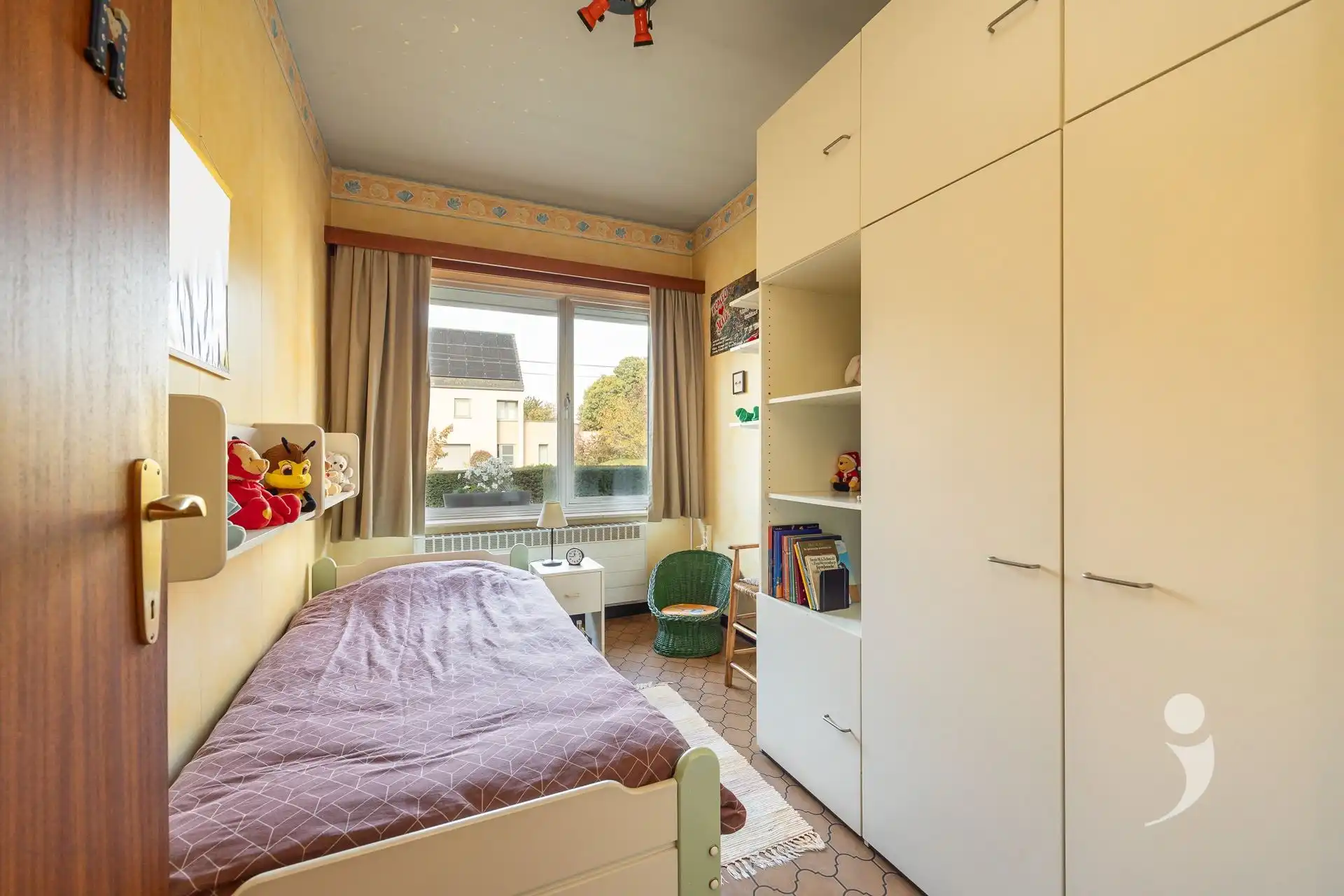 Ruime bungalow op een mooi perceel! foto 16