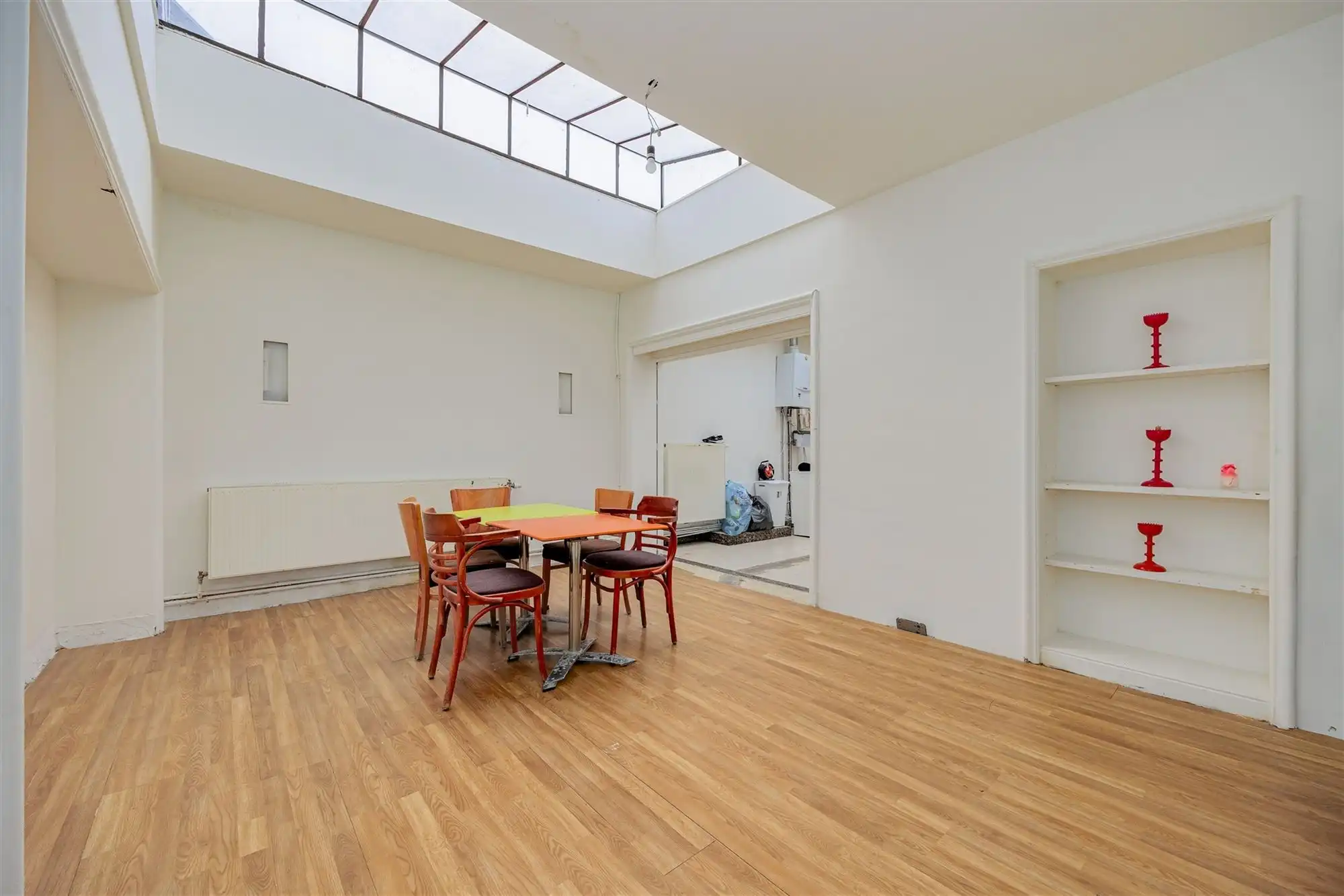 Instapklaar huis met magazijn in het centrum foto 8