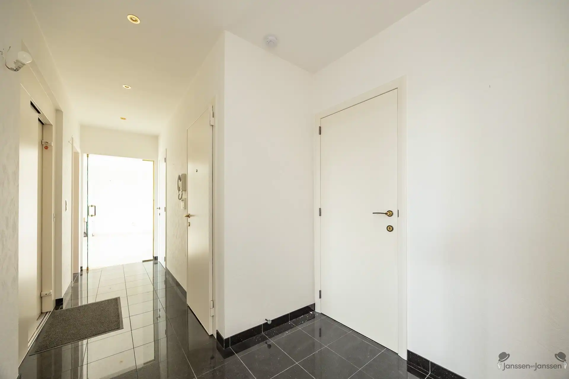 Lichtrijk penthouse met ruime terrassen en panoramisch uitzicht! foto 28