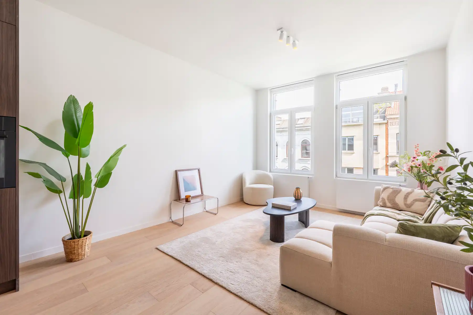 Gerenoveerd appartement met privé terras nabij Marnixplaats foto 3