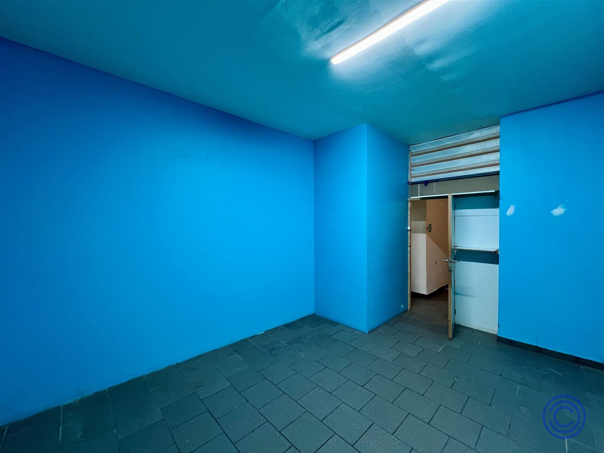 Handelspand ca. 145m² met hoge plafonds op AAA-locatie! foto 9