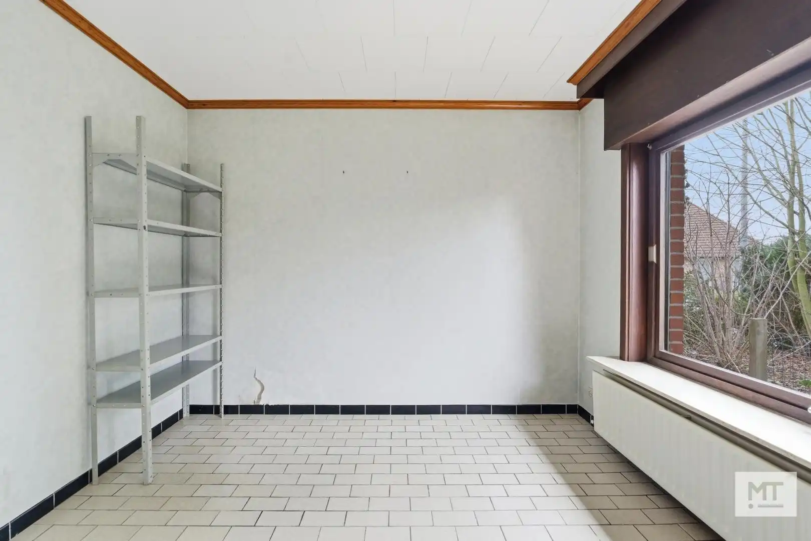 Ruime alleenstaande woning te koop op een rustige locatie te Beselare foto 12