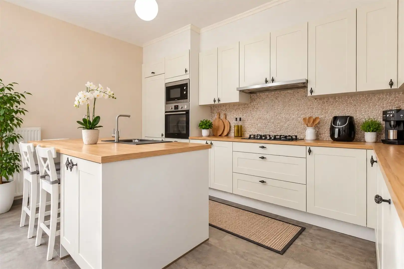 Volledig gerenoveerde woning met 4 slaapkamers op ruim perceel van 1.037 m² in Sint-Niklaas foto 7