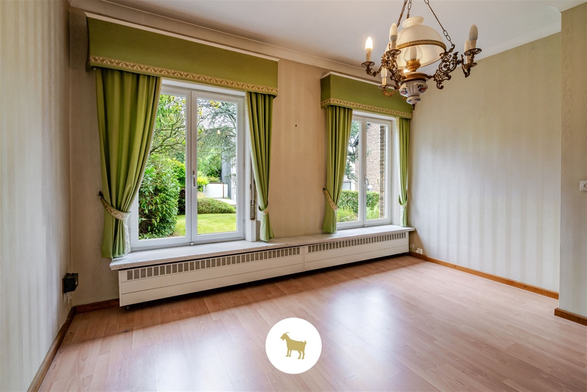 Te renoveren RUIME ALLEENSTAANDE VILLA met 4 SLAAPKAMERS, BUREAU en GARAGE op een prachtig zuidwestgericht PERCEEL van 1.300 m² foto 17